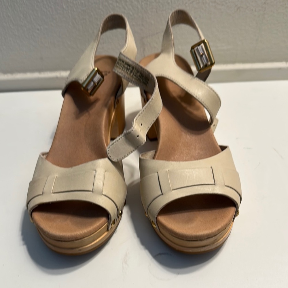 Elegant Cream Sandals